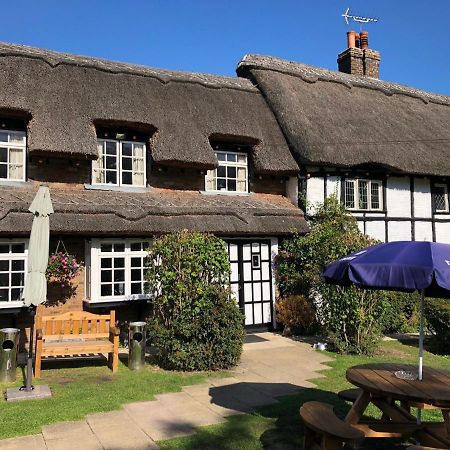 Old Hunters Lodge Whipsnade Limited Kültér fotó