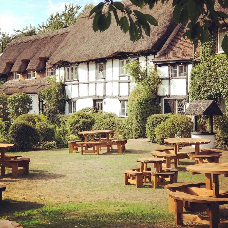 Old Hunters Lodge Whipsnade Limited Kültér fotó