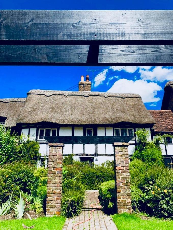 Old Hunters Lodge Whipsnade Limited Kültér fotó